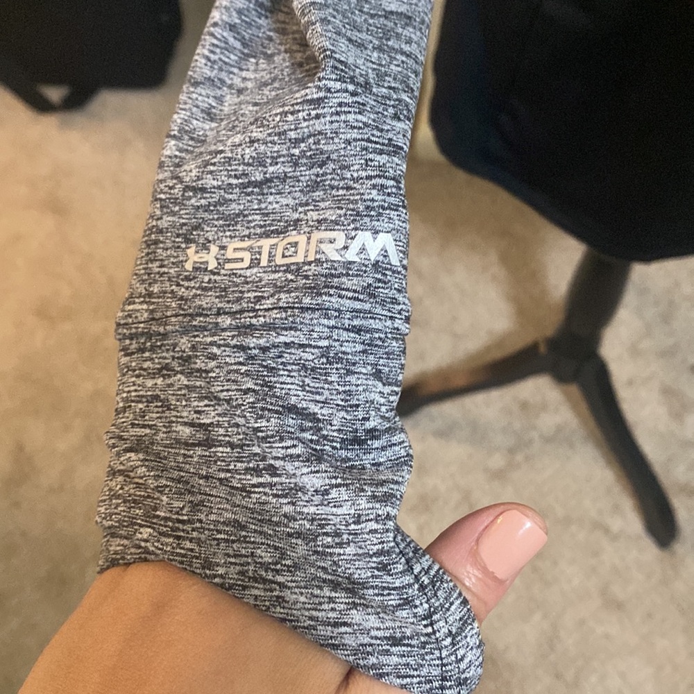 Under armour long sleeve - Picture 3 of 8